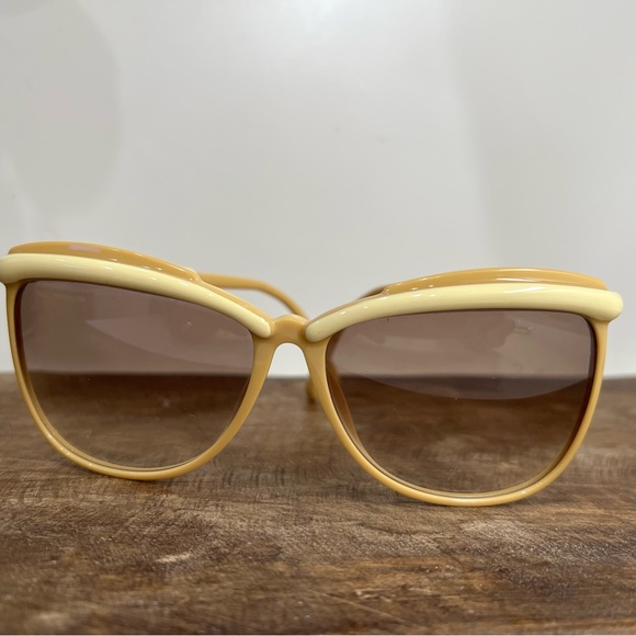 1970s Vintage Viennaline White & Tan Retro 130 Sunglasses - Picture 1 of 4